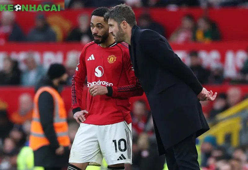 Bóng đá thế giới 2/2: Carrick ca ngợi chiến thắng của MU